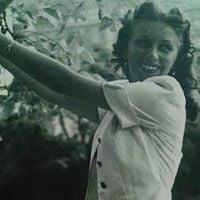 Photo of Robyn A.