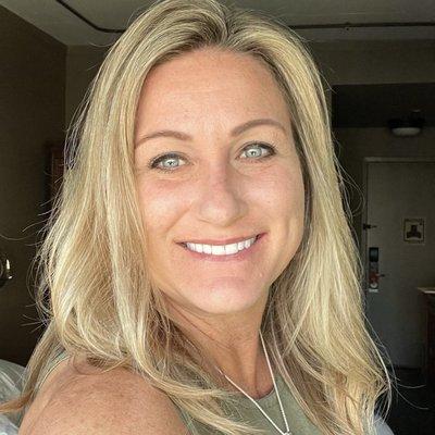 Photo of Julie B.