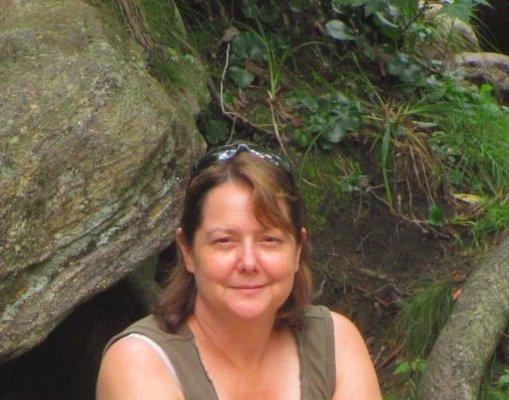 Photo of Linda F.