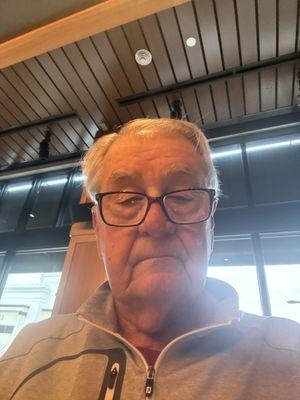 Photo of Gary L.