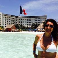 Photo of Roxanne L.