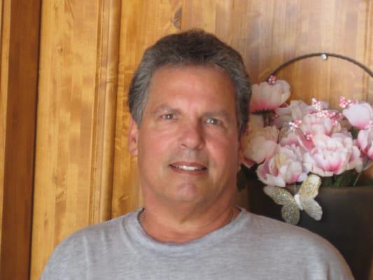 Photo of Gary L.