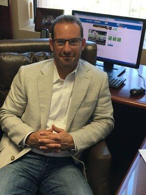 Photo of Andrew R.