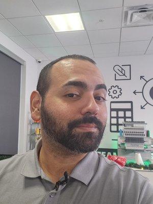 Photo of Andrew H.
