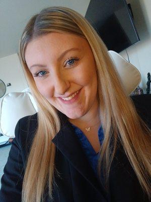 Photo of Laura R.