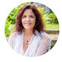 photo of Holly Shantara F.