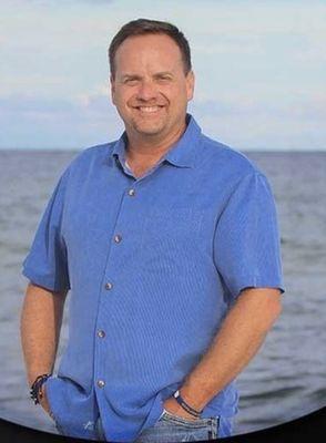 Photo of James L.