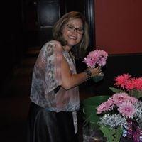 Photo of Robyn F.