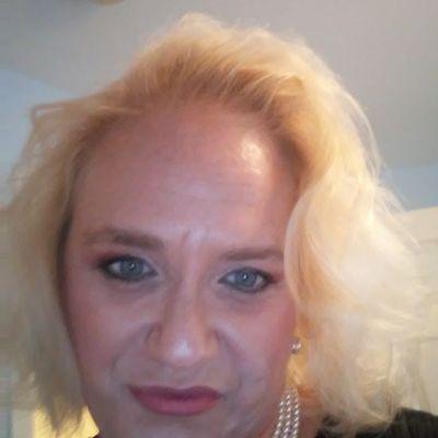Photo of Lisa G.
