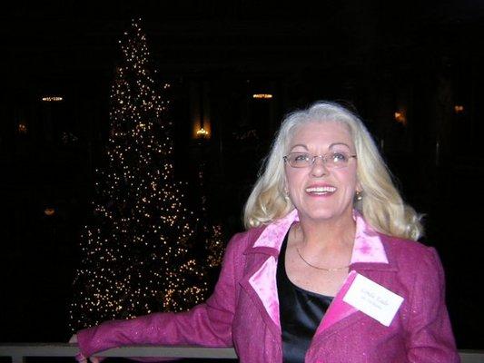Photo of Linda E.