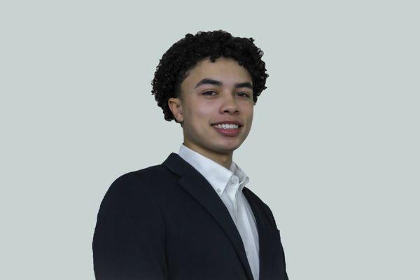 photo of emari w.