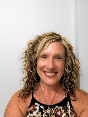 Photo of Lynn E.