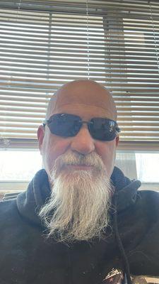 Photo of Earl S.
