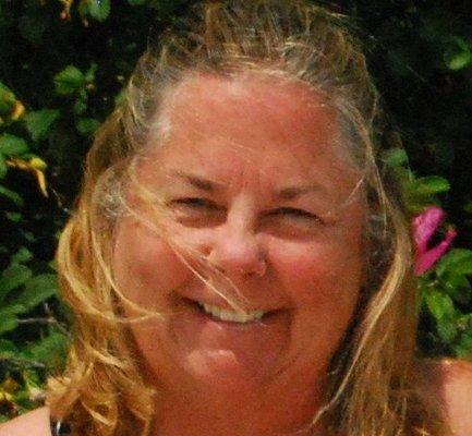 Photo of Laura L.