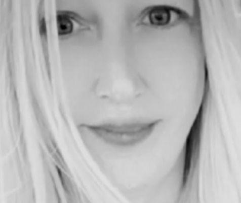 Photo of Julie H.
