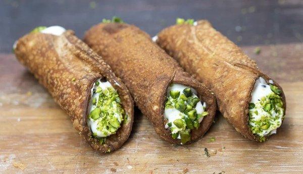 Photo of Cannoli Critic Anon Y.