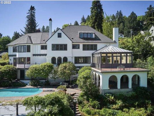 photo of Traveling B.