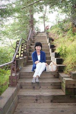 Photo of Julie W.