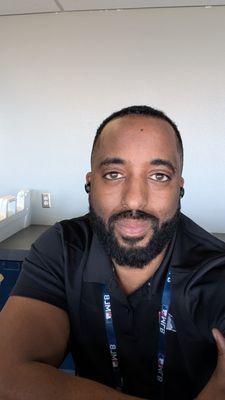 Photo of Justin L.