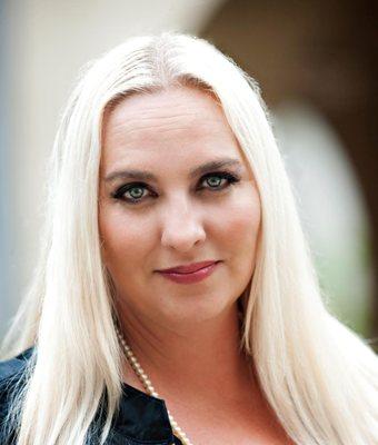 Photo of Julie D.