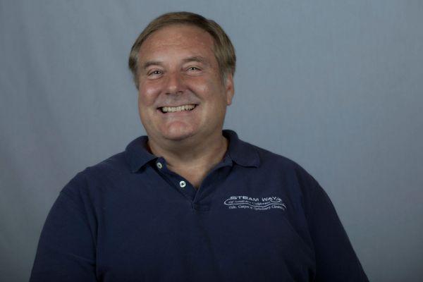 Photo of Robert L.