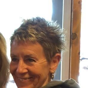 Photo of Lynne W.