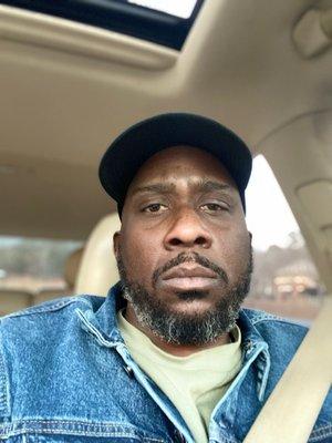 Photo of Damon L.