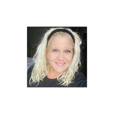 Photo of Debra M.