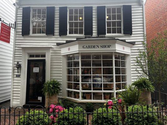 Photo of Elizabeth E.