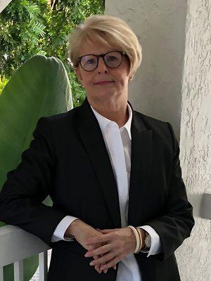Photo of Lois E.