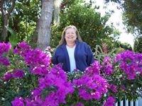Photo of Lois M.