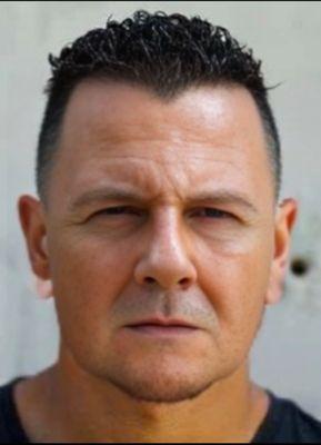 Photo of Robert L.