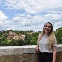 Photo of Nicole A.