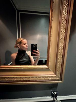 Photo of Lindsey J.