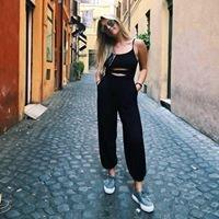 Photo of Lizzie M.