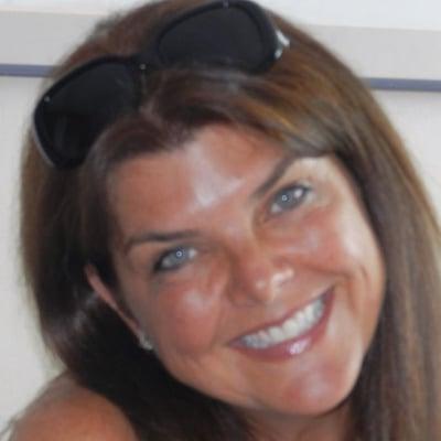 Photo of Lynn M.