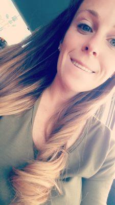 Photo of Linsey J.