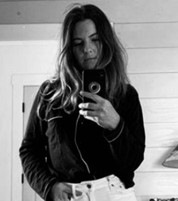 Photo of Elizabeth M.