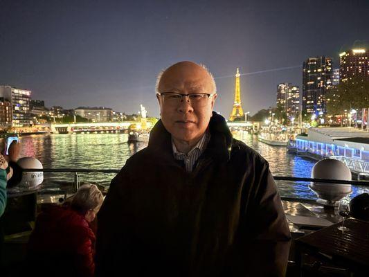 Photo of Howard L.