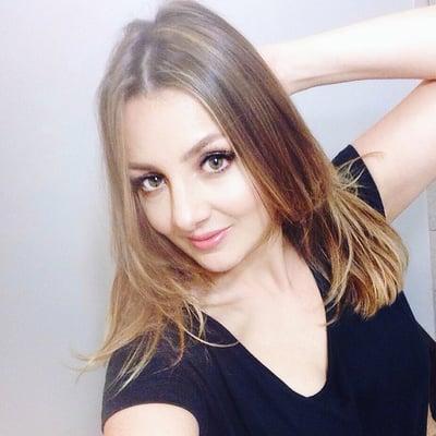 Photo of Julie A.