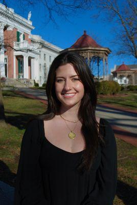 Photo of Lauren L.