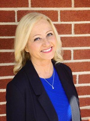 photo of Dr. Lisa M.