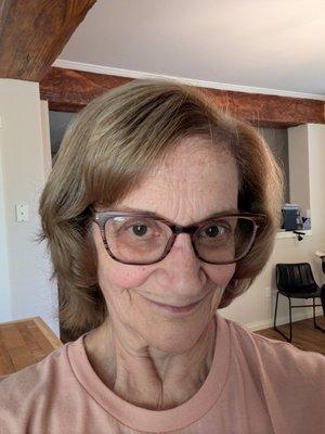 Photo of Linda M.