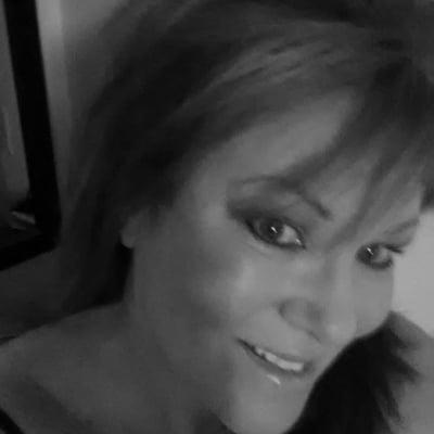 Photo of Donna E.