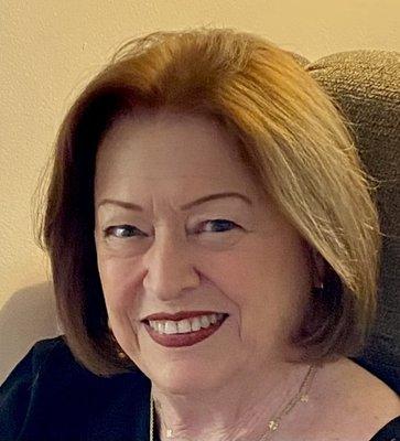Photo of Maureen F.