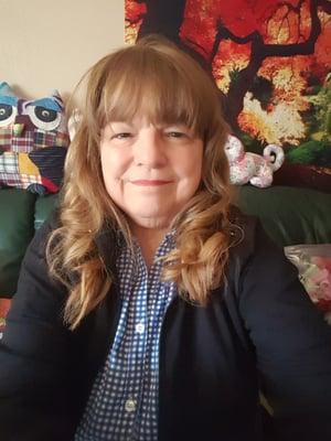 Photo of Linda E.