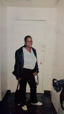 Photo of Linda F.