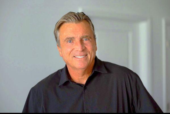 Photo of James M.