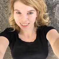 Photo of Laura E.