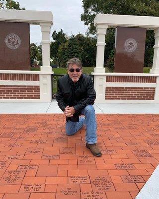 Photo of David L.
